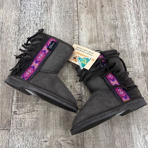 𝅺UGG Koolaburra Kids Side Fringe Boots